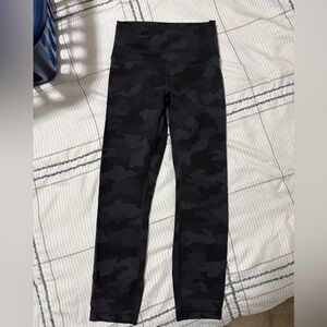 Lululemon Wunder Train 23” Leggings, size 6